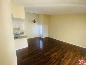 8725 Beckenham Ln in Inglewood, CA - Building Photo - Building Photo