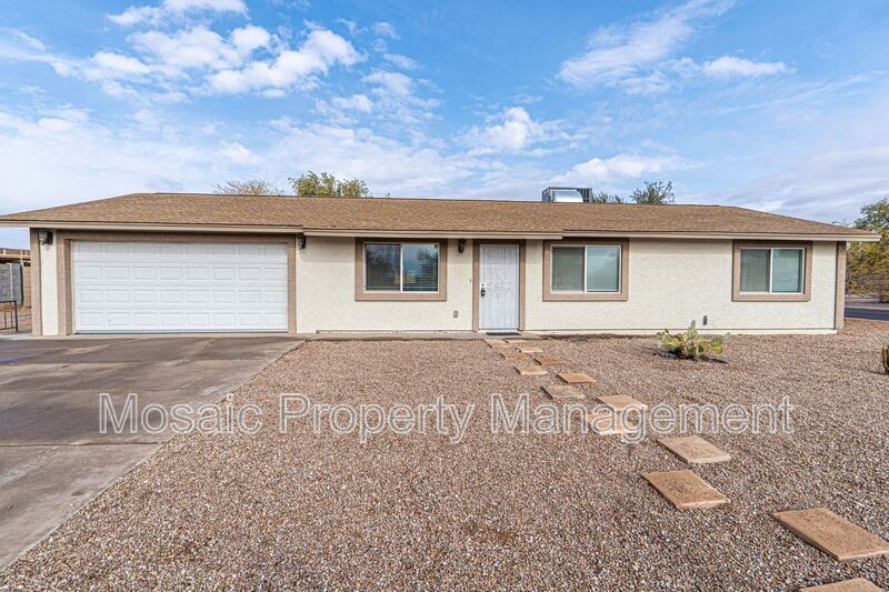 1400 S Pinto Dr in Apache Junction, AZ - Building Photo