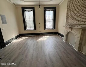 137 4th Ave in Albany, NY - Building Photo - Building Photo