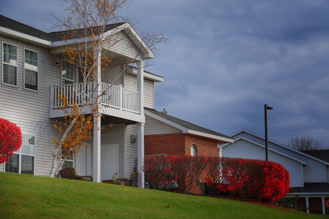 The Woodlands Apartments in Latham, NY - Building Photo