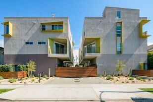 1244 1/2 Gordon Street in Los Angeles, CA - Building Photo