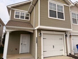 2403 Talbott Way in Powell, TN - Building Photo