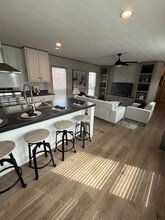 15953 S Flores Rd in San Antonio, TX - Building Photo - Building Photo