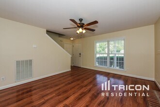 2933 Mercer Ln in Thompson's Station, TN - Foto de edificio - Building Photo