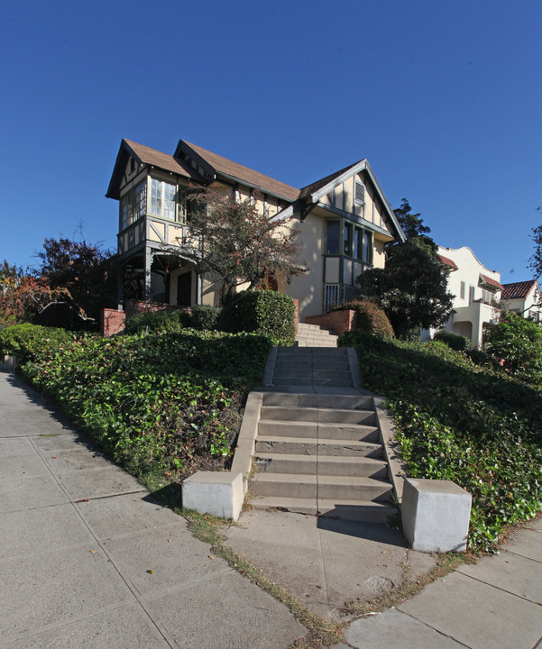 1900 Normandie Ave in Los Angeles, CA - Building Photo