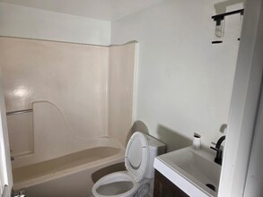 1012 W 36th St in Norfolk, VA - Foto de edificio - Building Photo