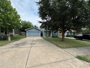 12516 Briarcreek Loop in Manor, TX - Foto de edificio - Building Photo