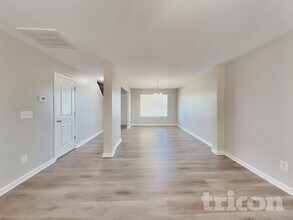 5321 Carnelian Dr in Raleigh, NC - Foto de edificio - Building Photo