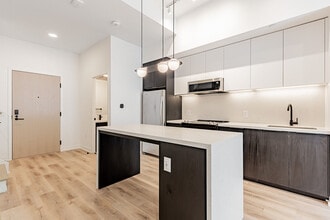 5 York Garden Wy in Toronto, ON - Building Photo - Building Photo