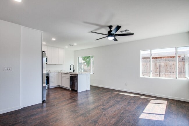 property at 1221 E 13th St