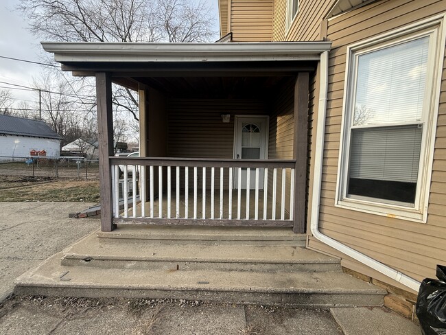 429 Maple Ave in Newark, OH - Building Photo - Building Photo