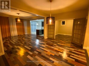 56 Sweetbay Cir in Ottawa, ON - Building Photo - Building Photo