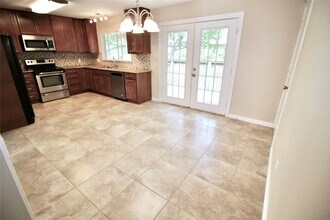 612 E Castle Harbour Dr in Friendswood, TX - Building Photo - Building Photo