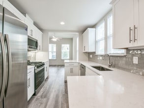 2410 Amherst Ave in Orlando, FL - Building Photo - Building Photo