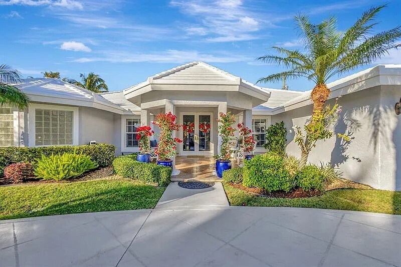 1090 Morse Blvd in West Palm Beach, FL - Building Photo
