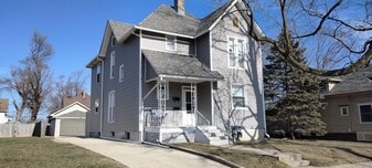 488 Columbia Ave in Elgin, IL - Building Photo