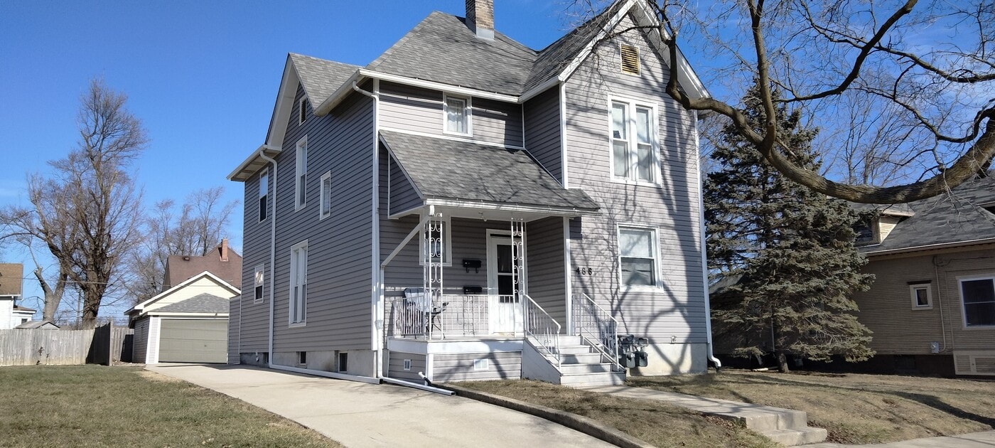 488 Columbia Ave in Elgin, IL - Building Photo