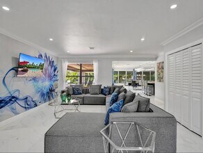 1342 Tyler St in Hollywood, FL - Building Photo - Building Photo