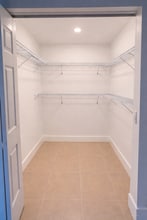 826 NW 9th St, Unit Hallandale beach studio in Hallandale Beach, FL - Foto de edificio - Building Photo