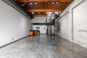 WM Lofts in Los Angeles, CA - Building Photo - Interior Photo