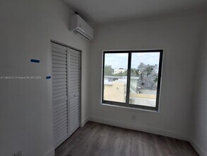 539 SW 7th Ct in Miami, FL - Building Photo - Building Photo