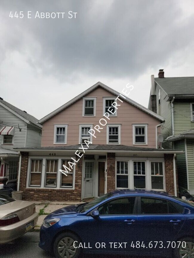 445 E Abbott St in Lansford, PA - Building Photo - Building Photo