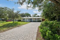 1455 15th Ave in Vero Beach, FL - Foto de edificio - Building Photo