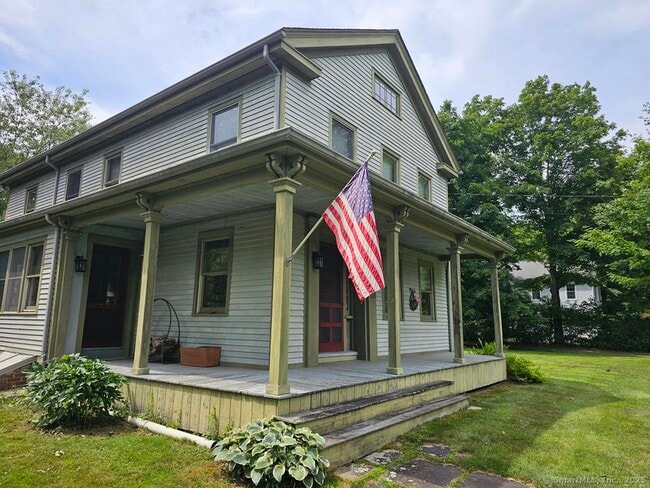 33 Wildwood Ave in Madison, CT - Building Photo - Building Photo