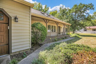 1705 Lake Shore Dr in Mahomet, IL - Building Photo - Building Photo