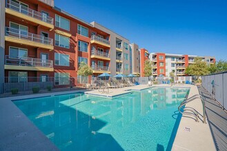 1890 S Country Club Way-Unit -ID1263066P in Tempe, AZ - Foto de edificio - Building Photo