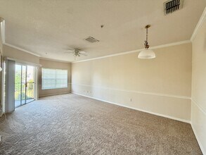 3567 Conroy Rd in Orlando, FL - Foto de edificio - Building Photo