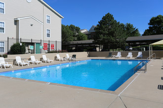 Wyncroft Hill Apartments in Olathe, KS - Foto de edificio - Building Photo