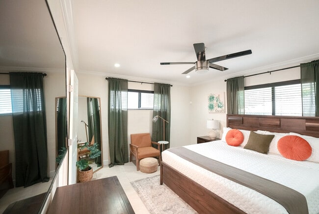 1015 NE 89th St in Miami, FL - Building Photo - Building Photo