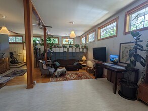 939 SE 35th Ave in Portland, OR - Building Photo - Building Photo