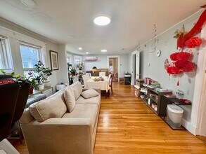 113 Harriet Ave-Unit -1 in Quincy, MA - Building Photo - Building Photo