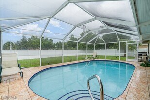1825 SW 36th Terrace in Cape Coral, FL - Building Photo