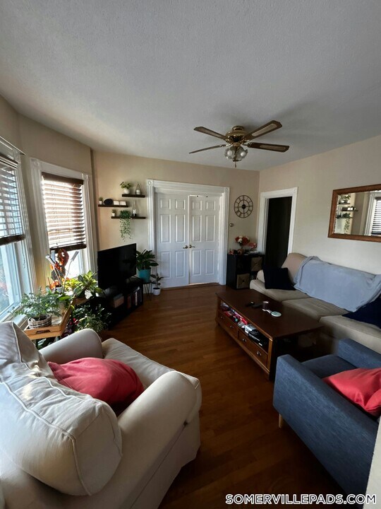 27 Ibbetson St in Somerville, MA - Building Photo