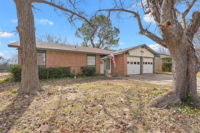 1006 E Martin Ln in Sherman, TX - Building Photo - Building Photo