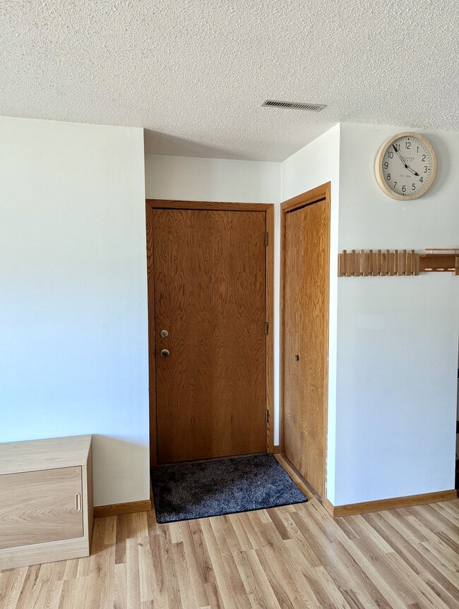 2050 Holiday Rd in Coralville, IA - Building Photo - Building Photo