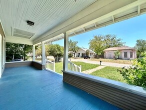 415 Ferguson St in Taylor, TX - Building Photo - Building Photo