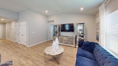 350 Hepburn Rd in Orange Park, FL - Building Photo - Building Photo
