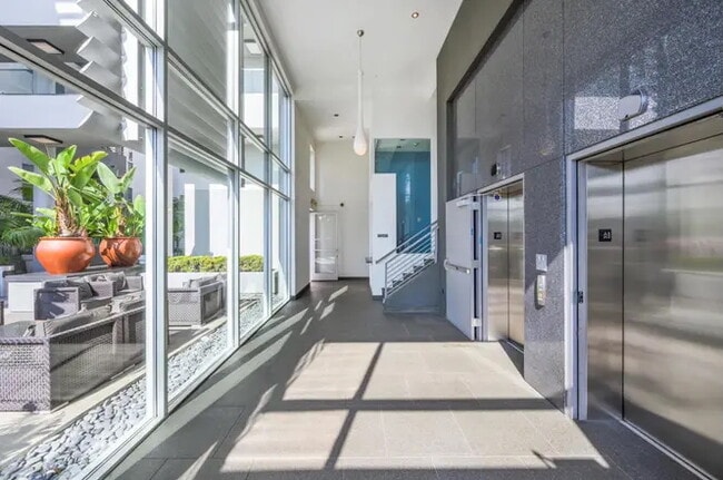 1730 Sawtelle Blvd, Unit 104 in Los Angeles, CA - Foto de edificio - Building Photo