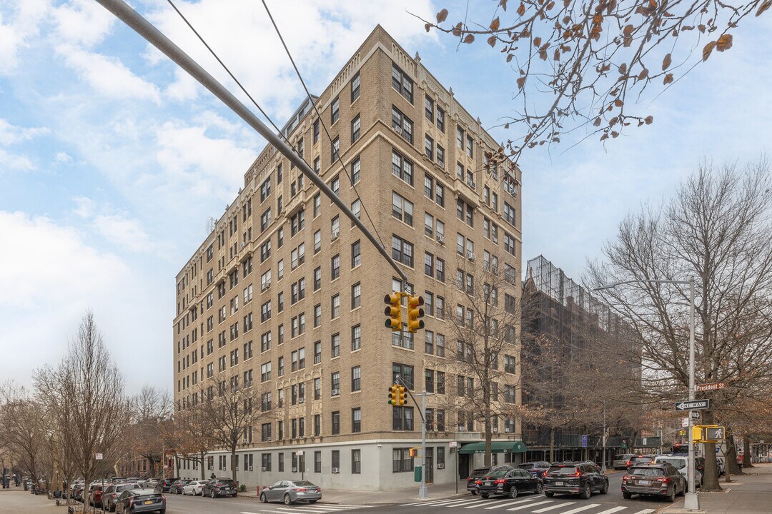 90 8th Ave in Brooklyn, NY - Building Photo