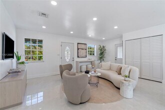 1360 SW 6th Terrace in Deerfield Beach, FL - Building Photo - Building Photo