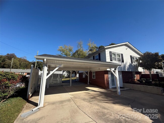 1632 Kimberly Dr in Gastonia, NC - Building Photo - Building Photo