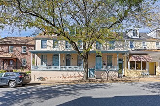 125 W State St in Kennett Square, PA - Building Photo - Building Photo