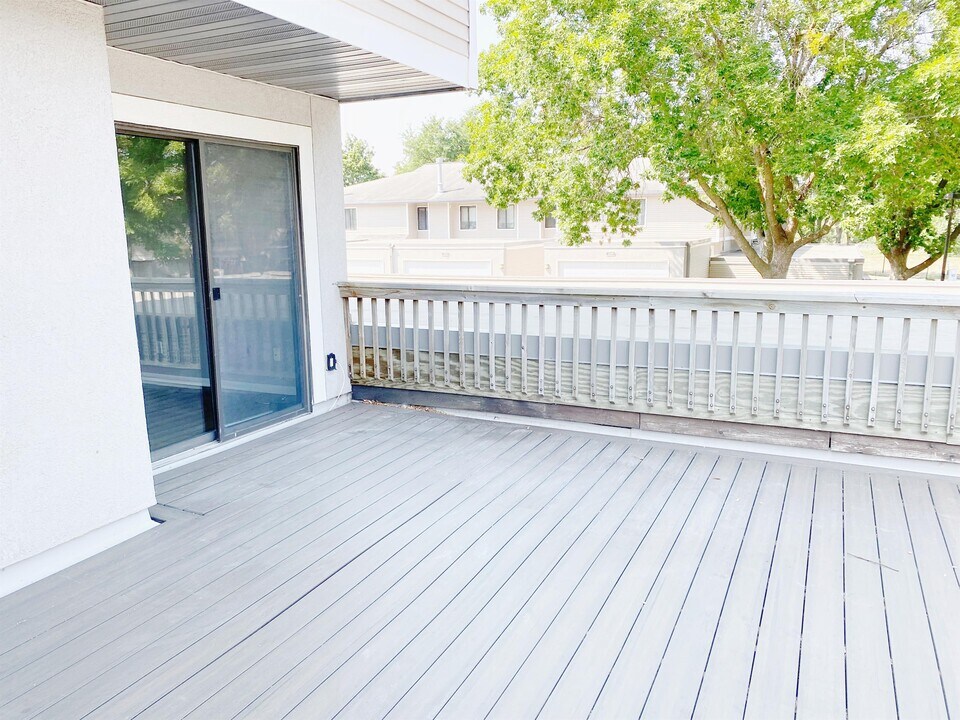 1300 Landmark Trail S in Hopkins, MN - Building Photo