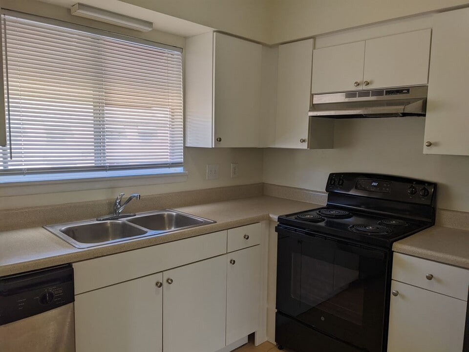 4269 S Semoran Blvd in Orlando, FL - Building Photo
