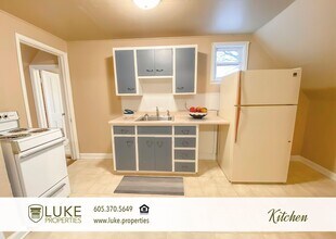 410 W 12th St in Sioux Falls, SD - Building Photo - Building Photo