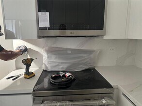 1500 Bay Rd, Unit 724S in Miami Beach, FL - Building Photo - Building Photo